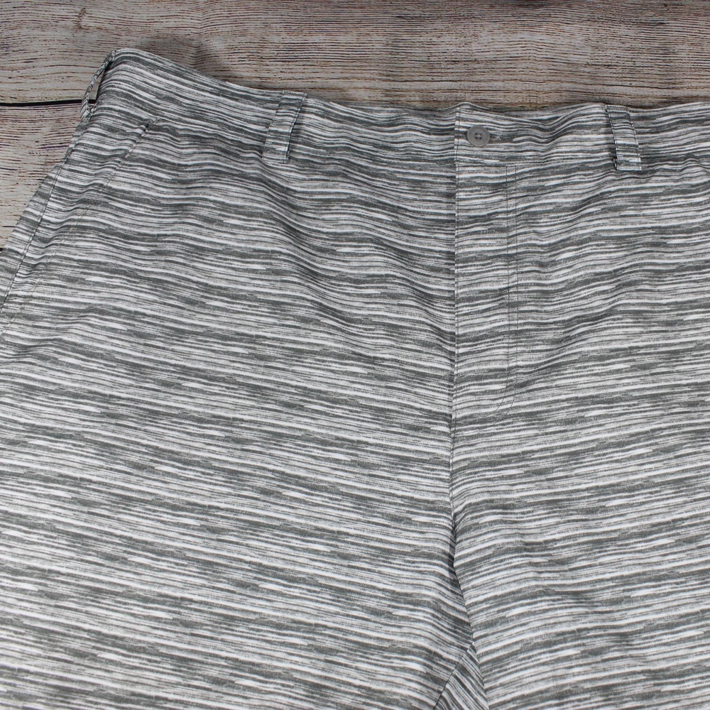 PGA Tour Men's Golf Shorts Polyester Size 40 EUC